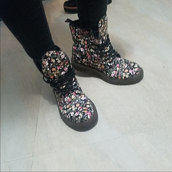 ALDO - floral combat boots - Picture 5 of 6